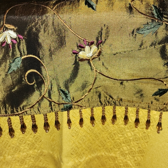 Luxury Table Linen Golden tablecloth 78x60 hand sewn - Picture 14 of 14